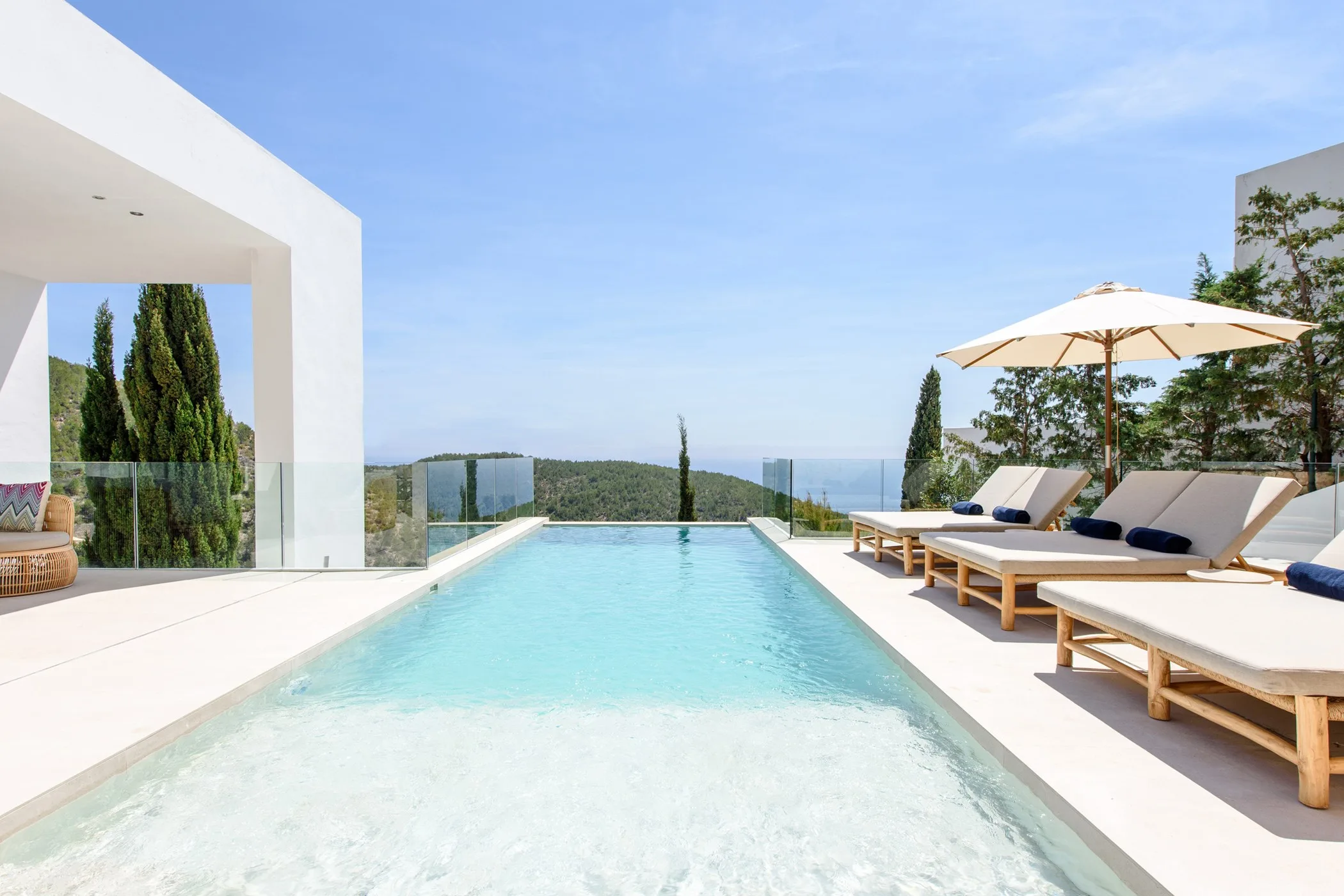 Villa Infinite — roca-llisa