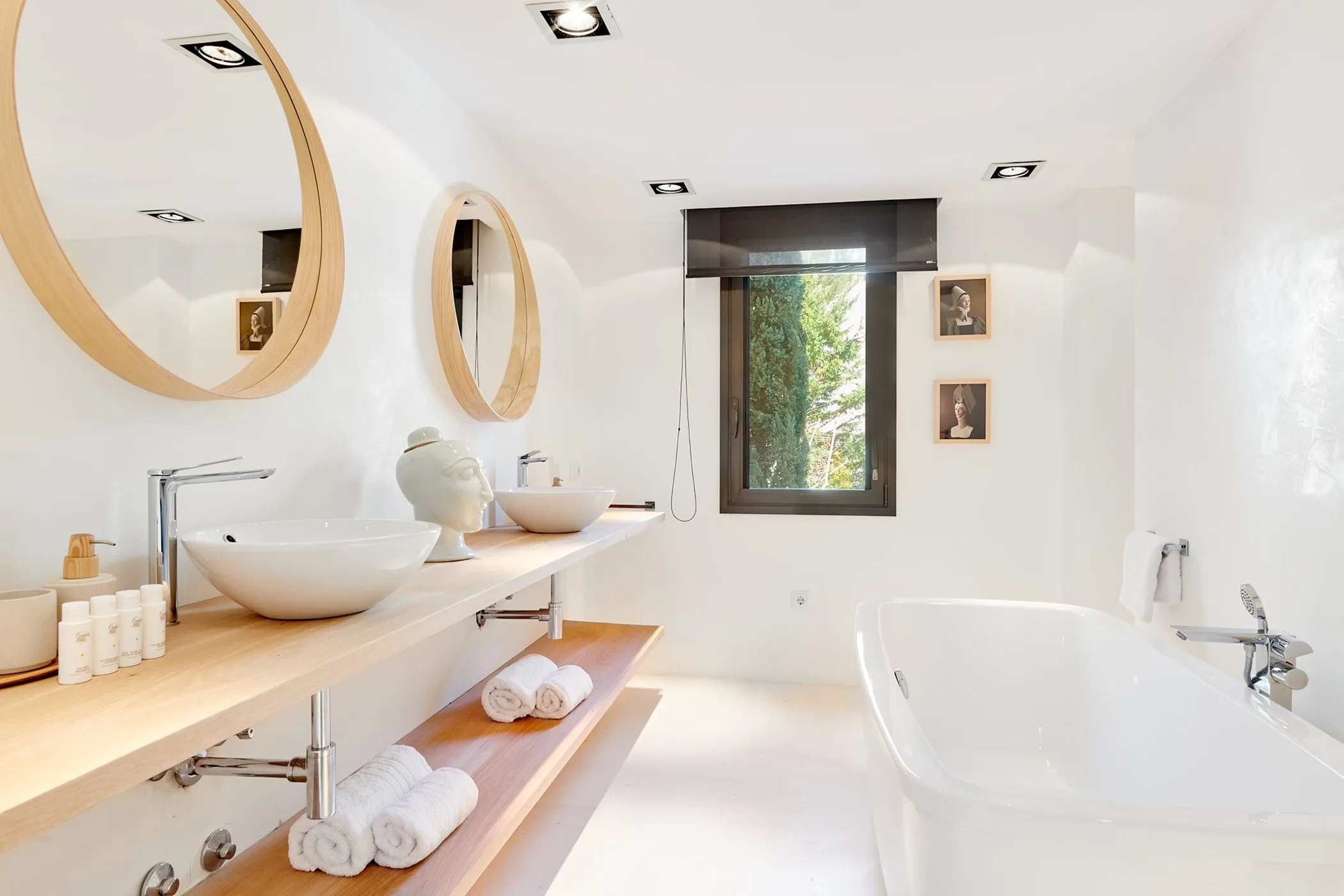 Villa London — image 41