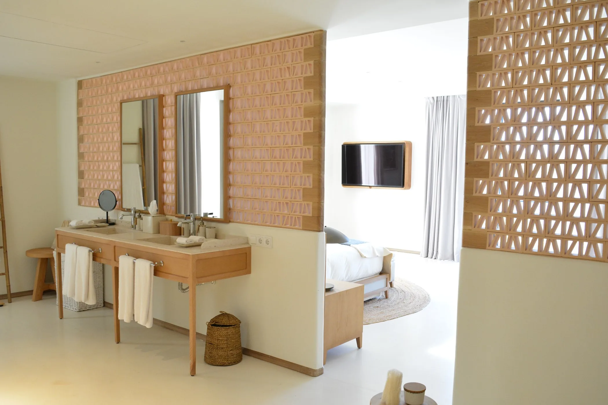 The Seven Residence — image 35