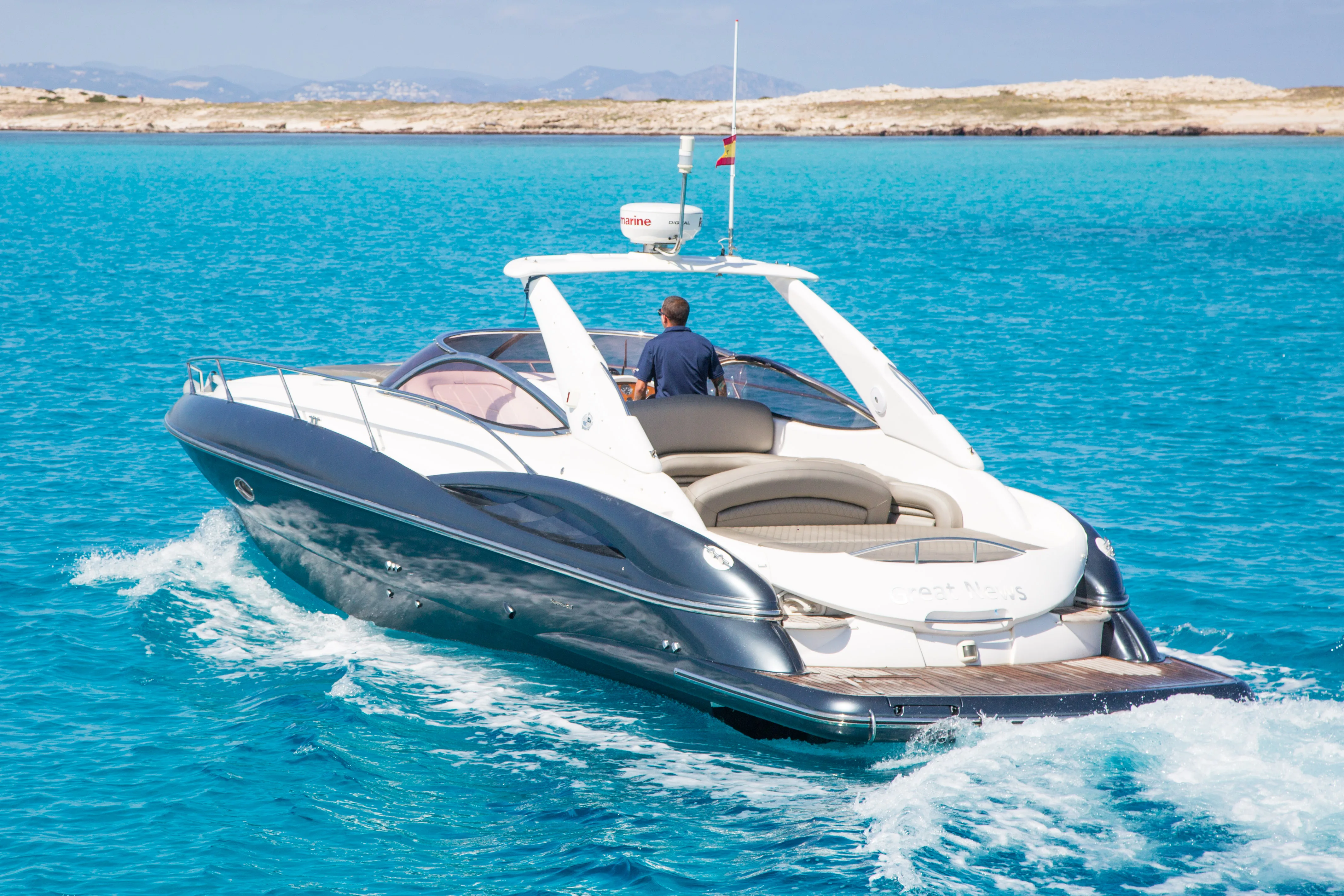 40 SUNSEEKER SUPERHAWK "Great News" — Ibiza Marina Botafoch