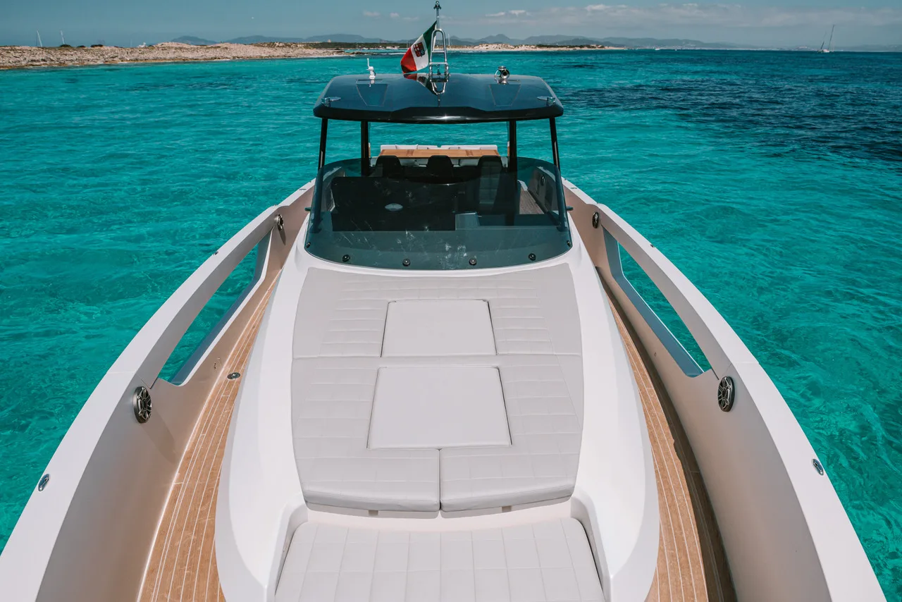 40 Cayman "Caiman" — Ibiza