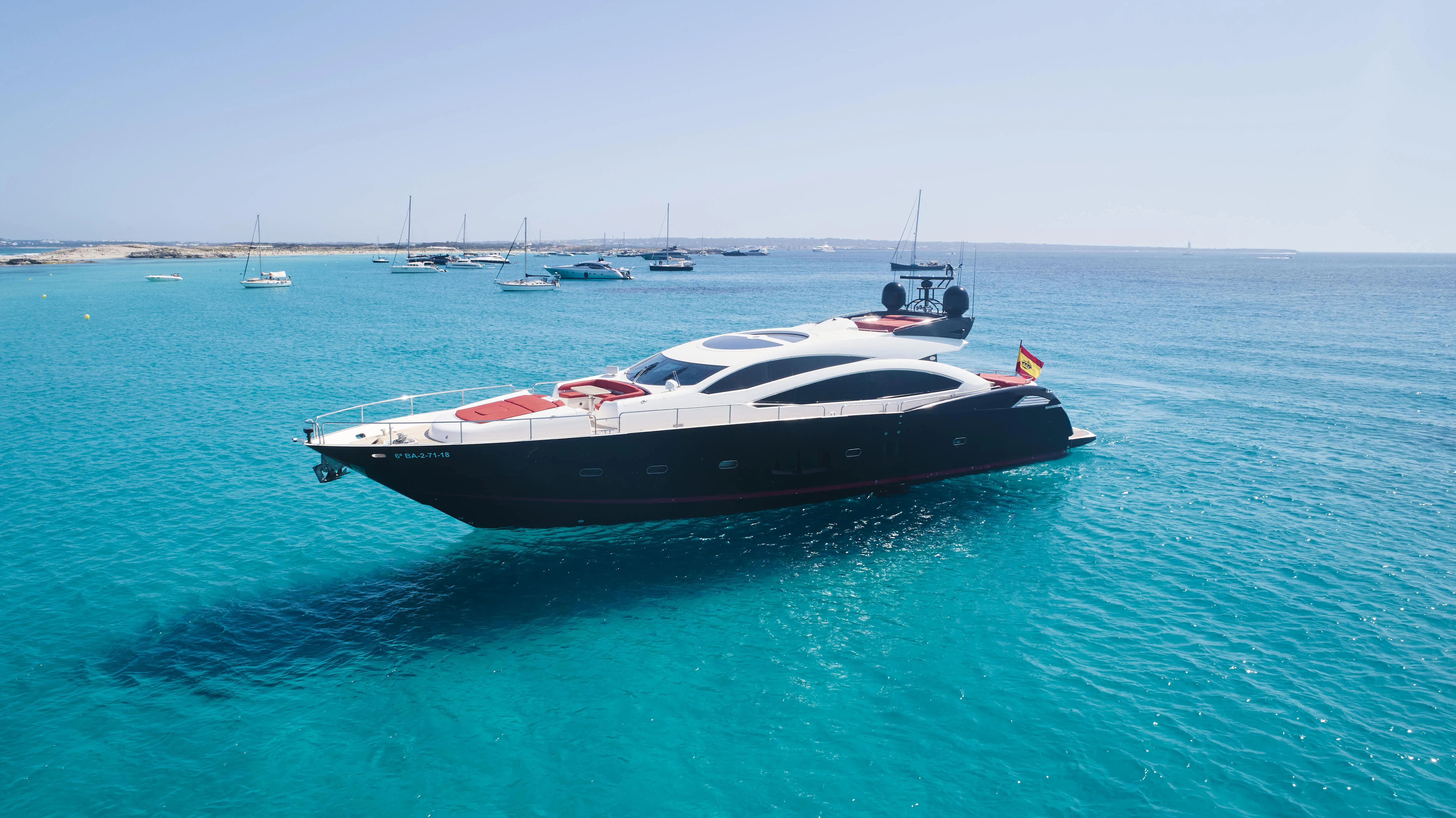92 Predator "UM7" — Marina Ibiza