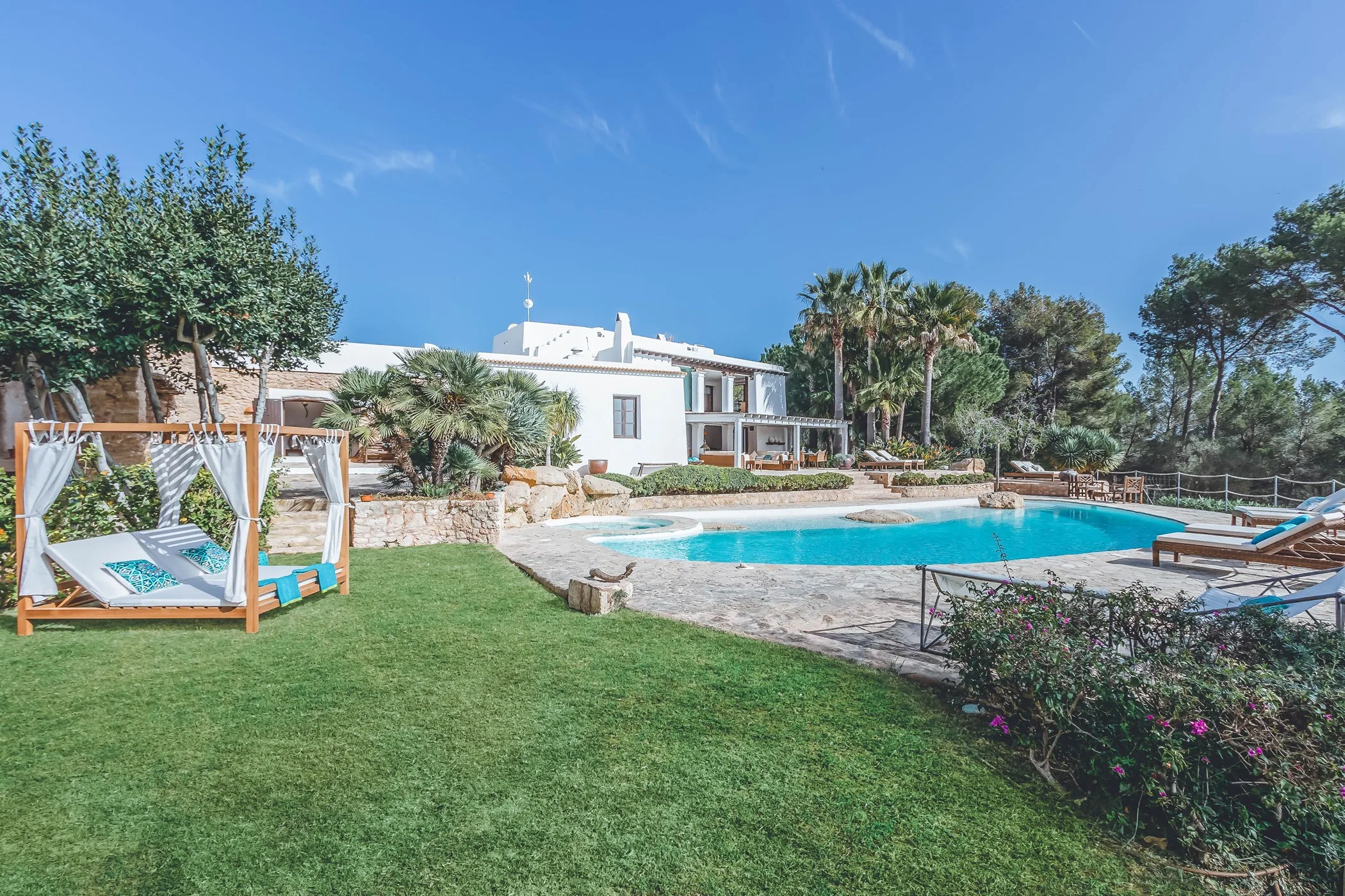 Ca'na Calma — luxury villa in San Carlos — photo 3