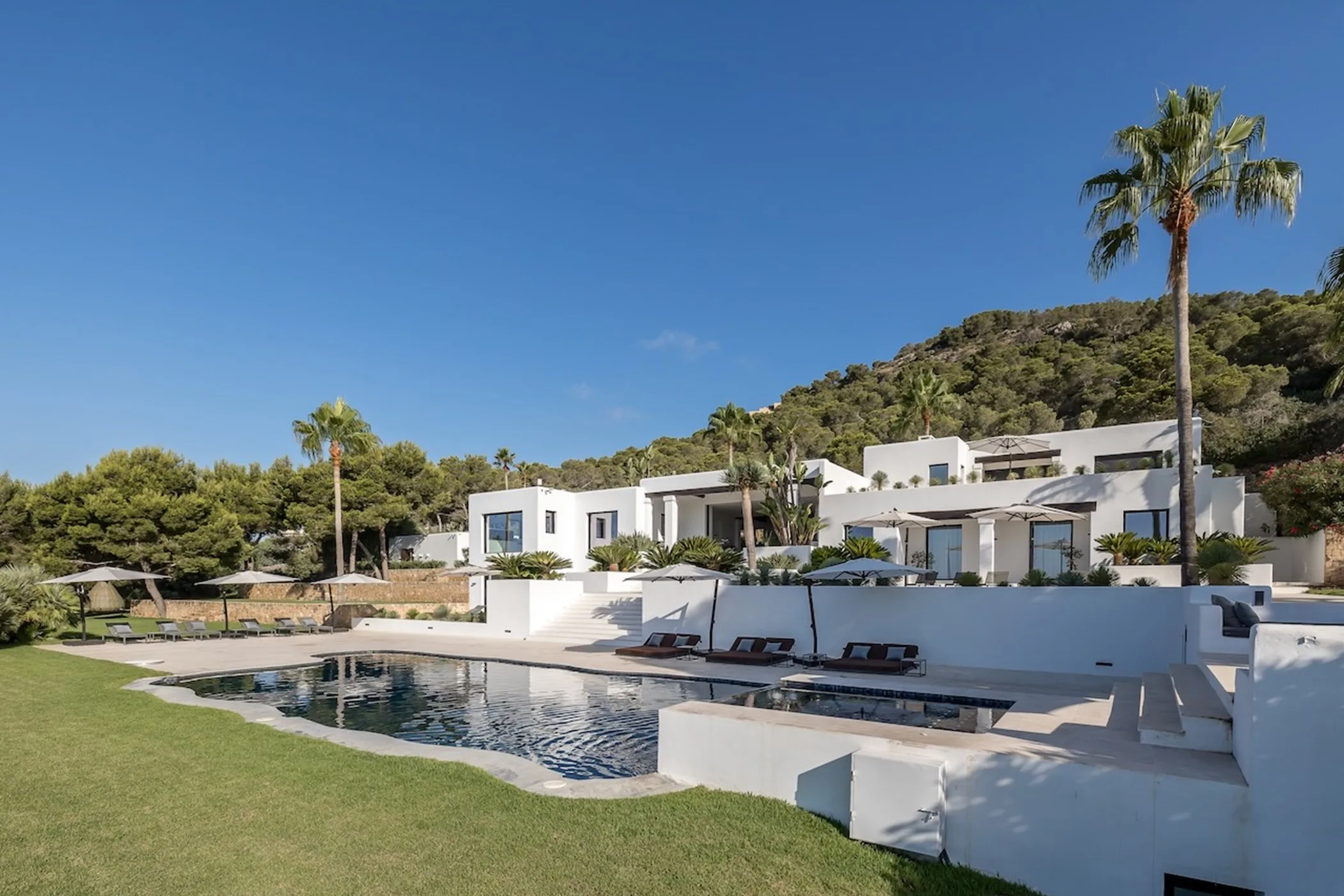 Can Nemo — luxury villa in Cap Martinet — photo 3