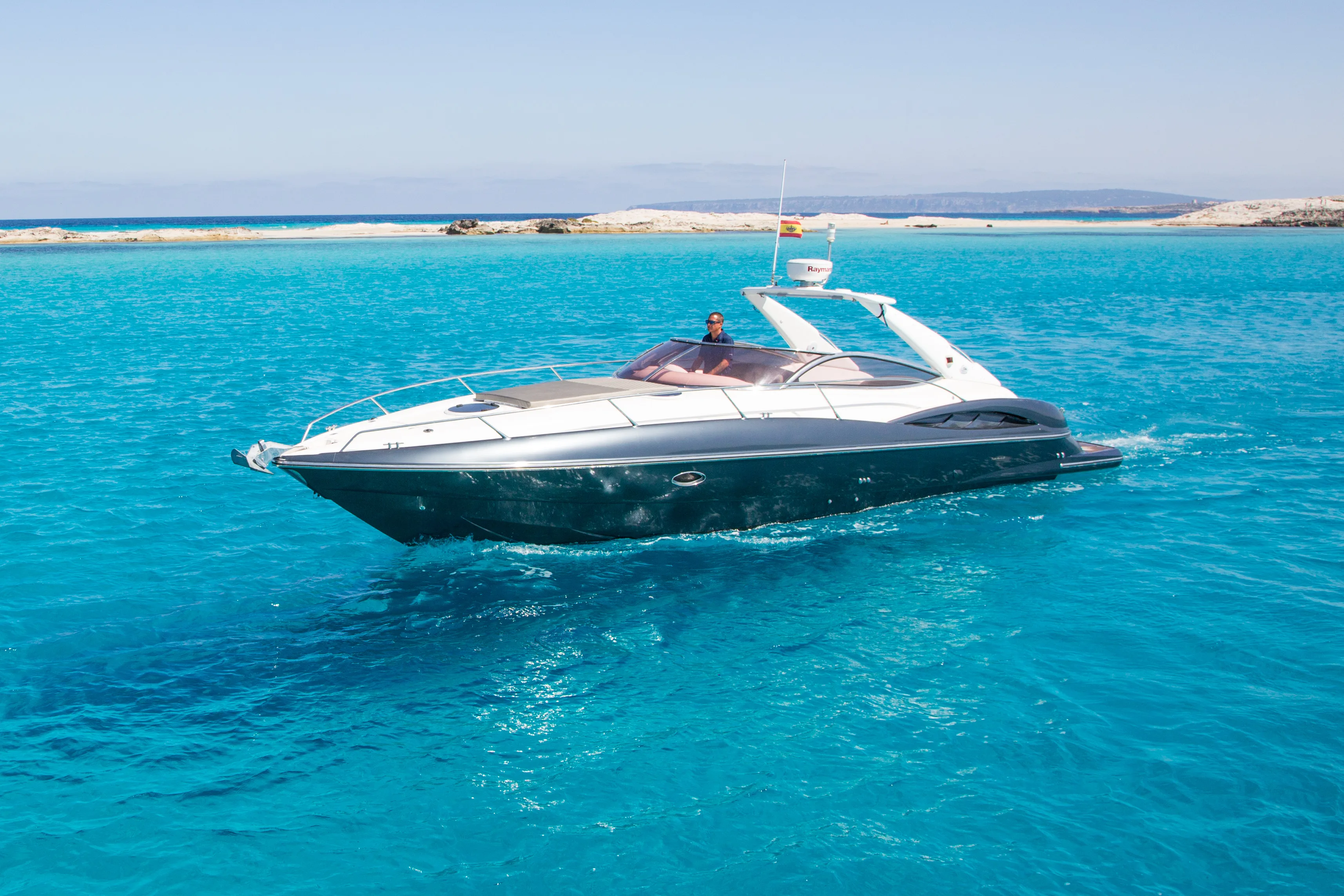 40 SUNSEEKER SUPERHAWK "Great News" — Ibiza Marina Botafoch