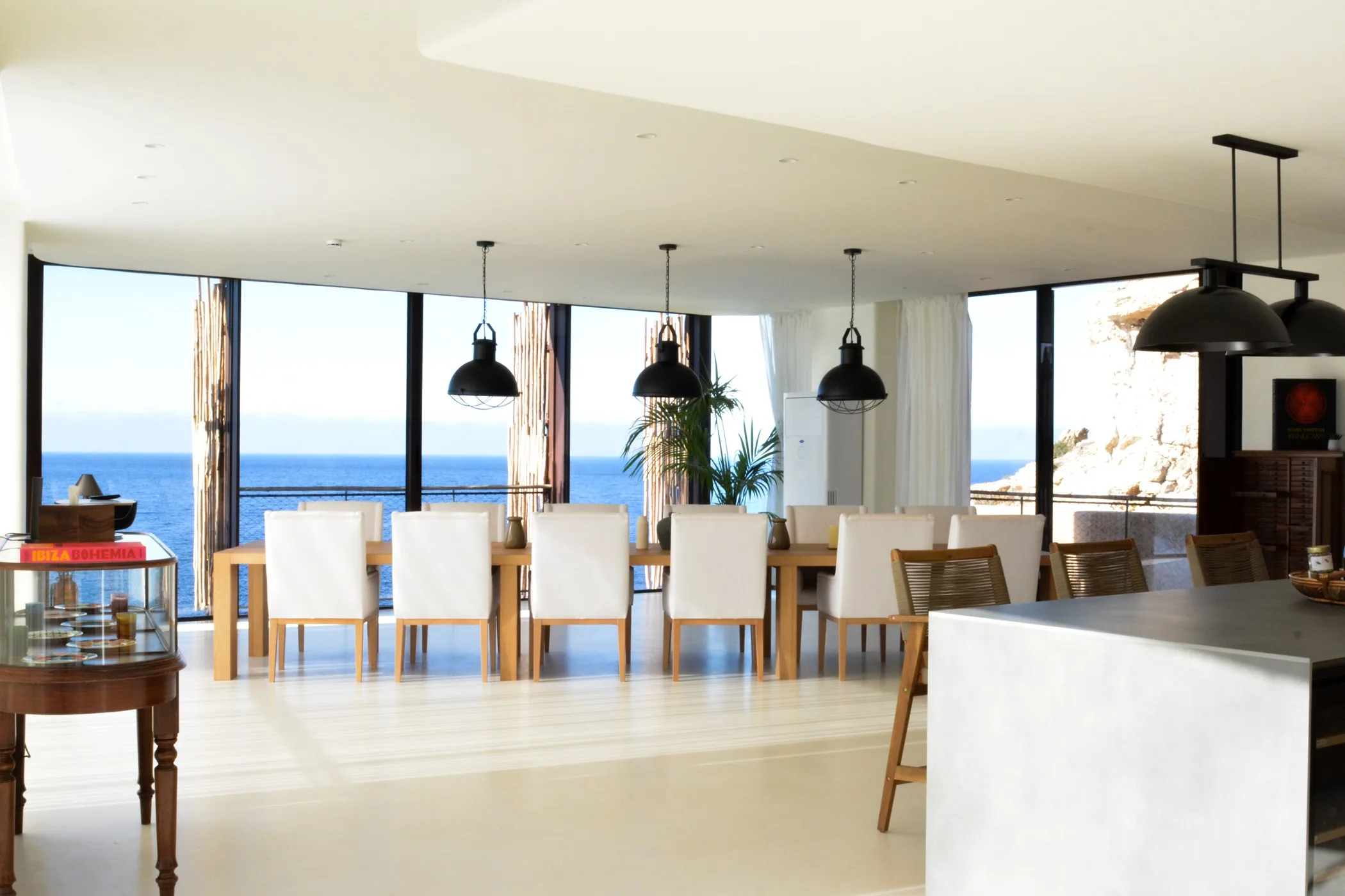The Cliffhanger Five Mansion — image 23