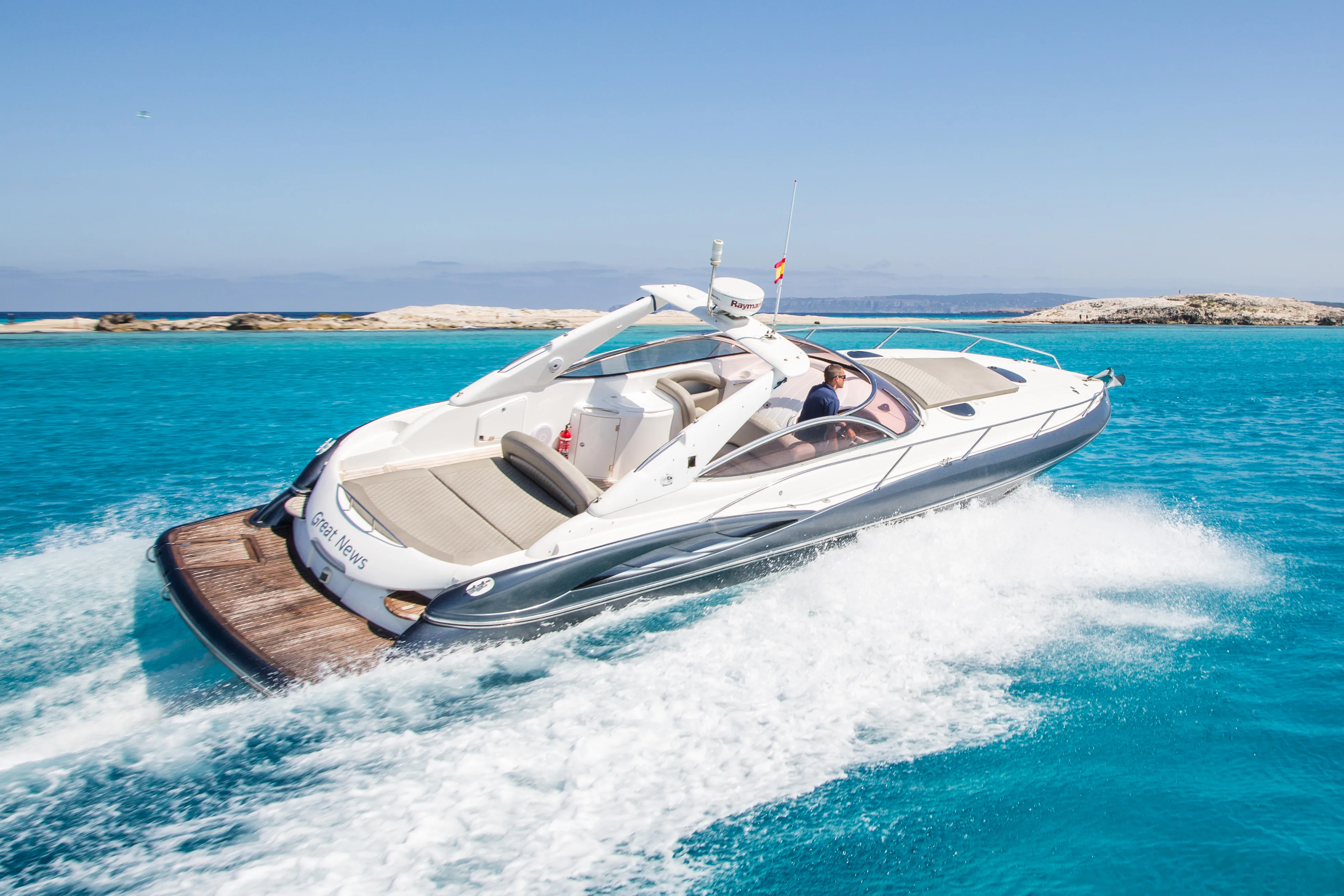 40 SUNSEEKER SUPERHAWK "Great News" — Ibiza Marina Botafoch