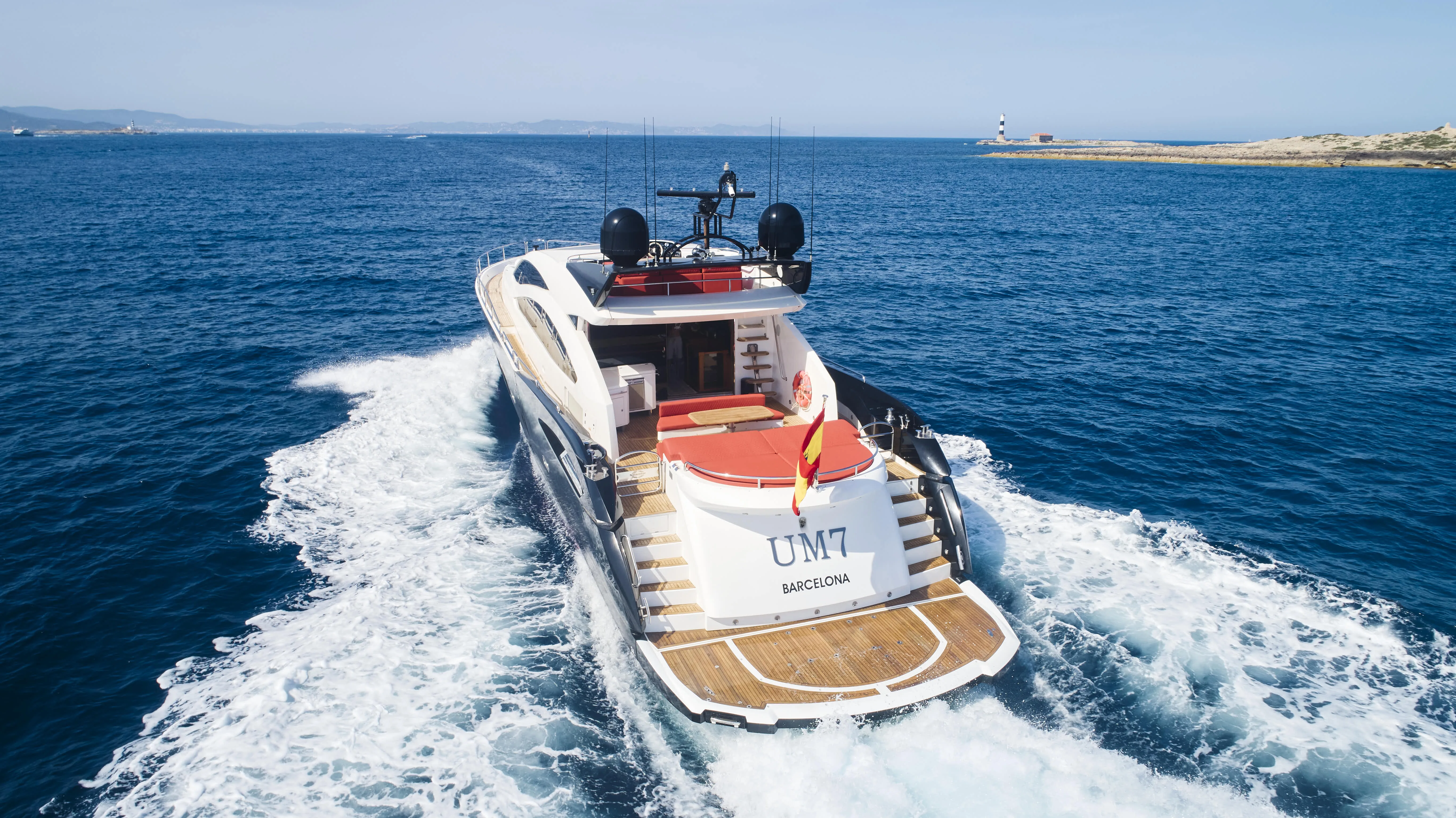 92 Predator "UM7" — Marina Ibiza