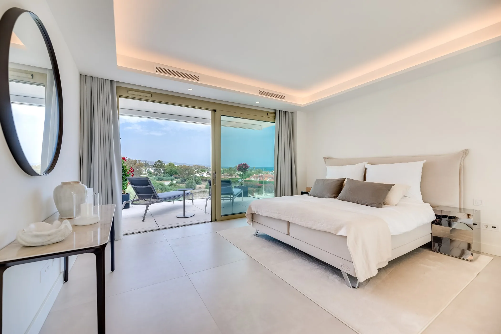 The Golden Penthouse — image 11