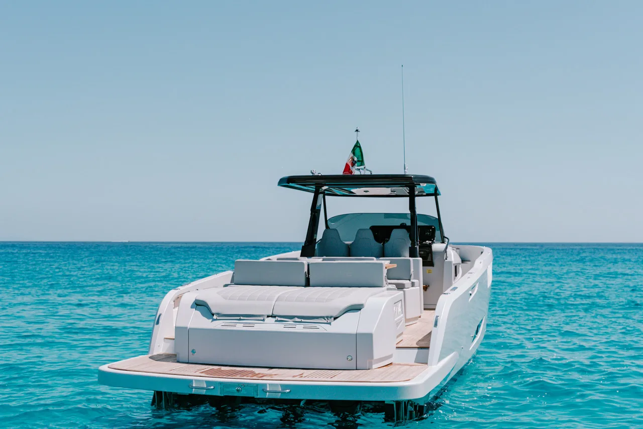 40 Cayman "Caiman" — Ibiza