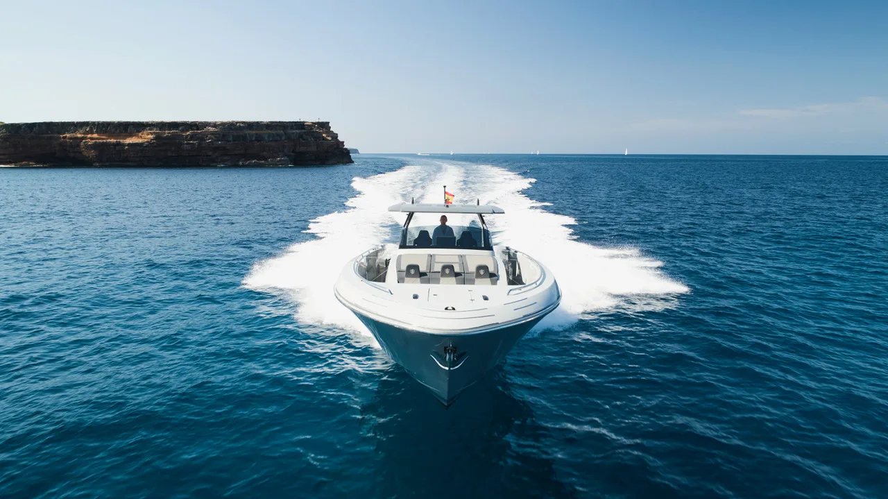 49 Canados "Grand" — Ibiza Town