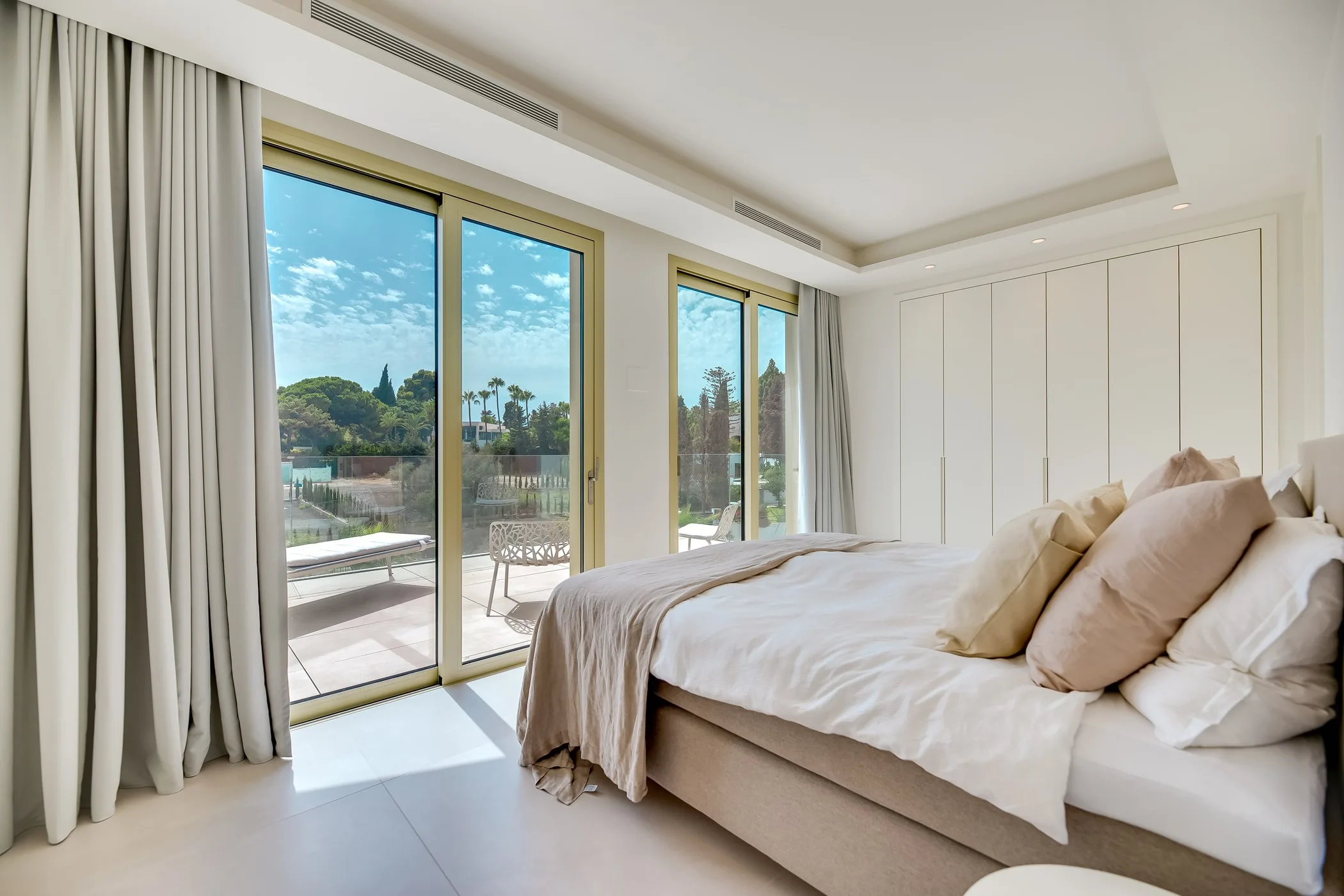 The Golden Penthouse — image 37